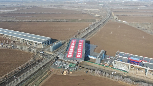 兰新铁路特大桥桥主桥转体(1).JPG