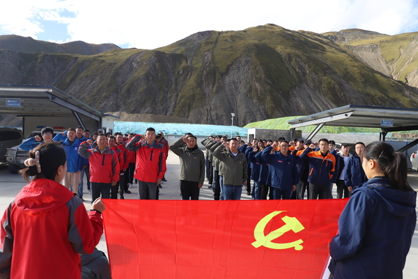 3.帕孜结合党支部党建活动.JPG